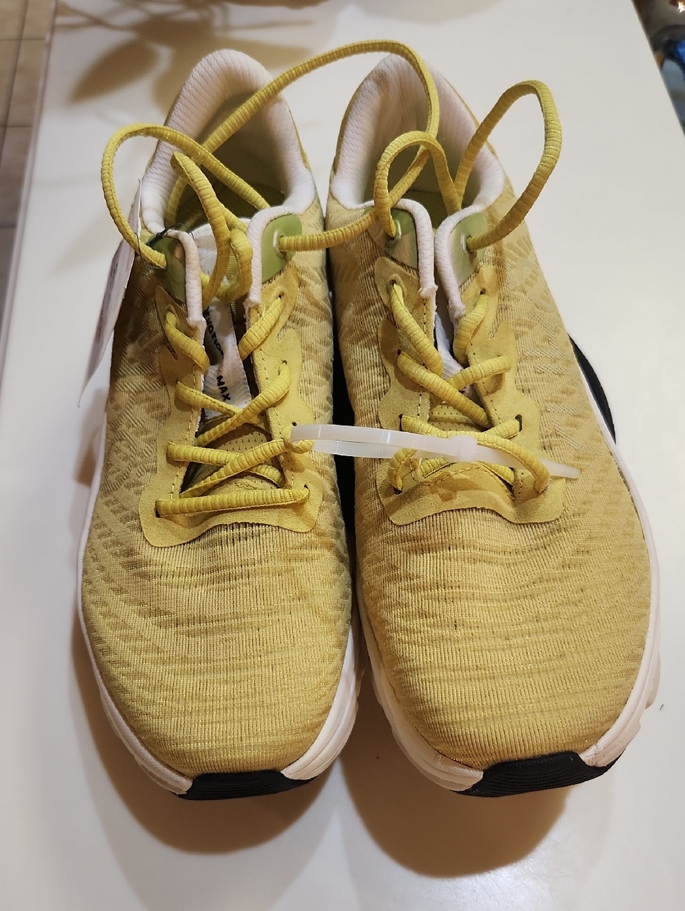 Ryka Light Yellow Athletic Shoes With Green At The Back